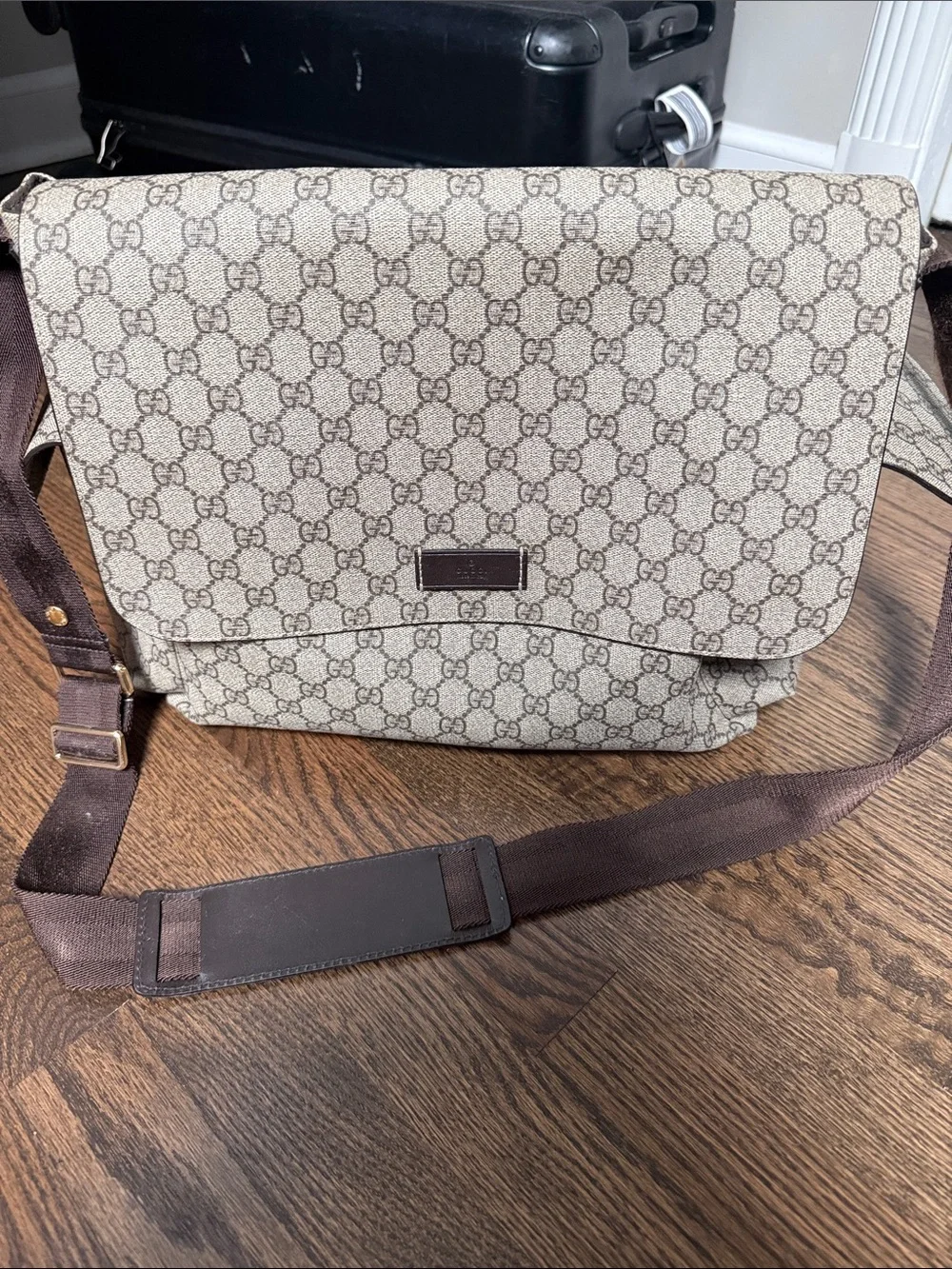 Gucci Beige GG Supreme Canvas Messenger Bag with Brown Strap Accent